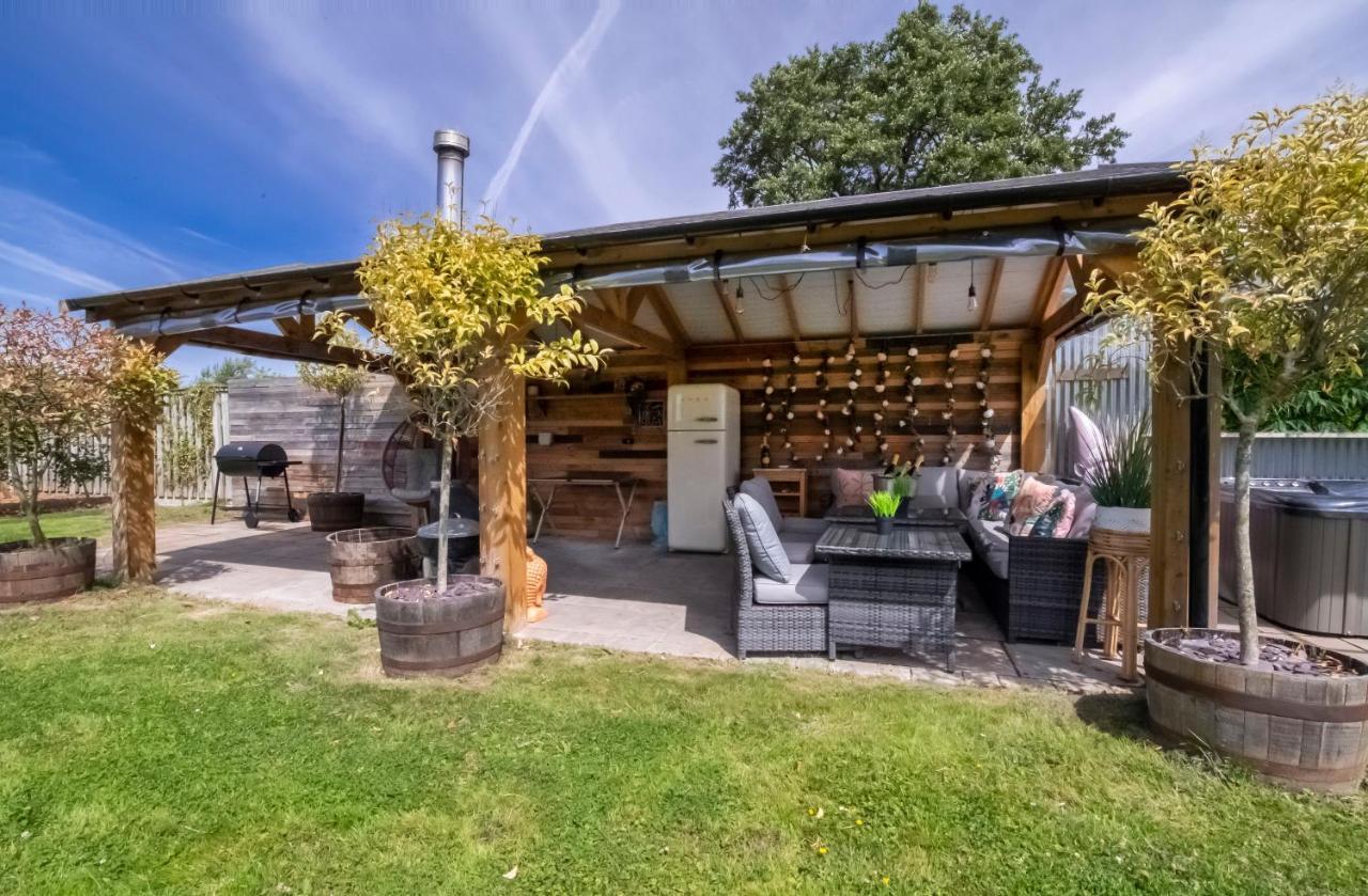The Stables Luxury House With Hot Tub Apartment York Exterior foto
