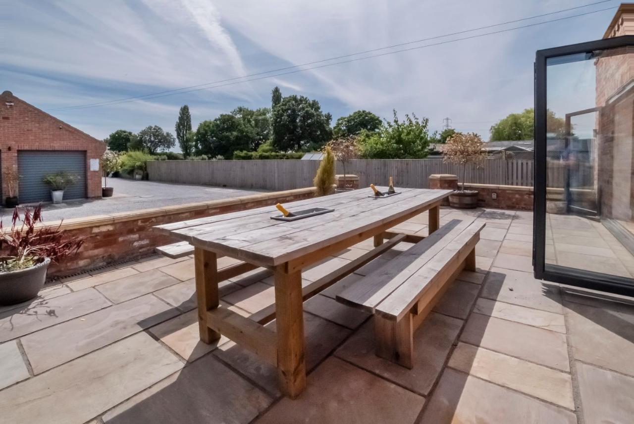 The Stables Luxury House With Hot Tub Apartment York Exterior foto
