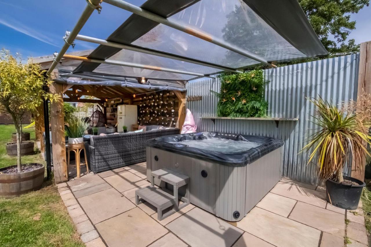 The Stables Luxury House With Hot Tub Apartment York Exterior foto